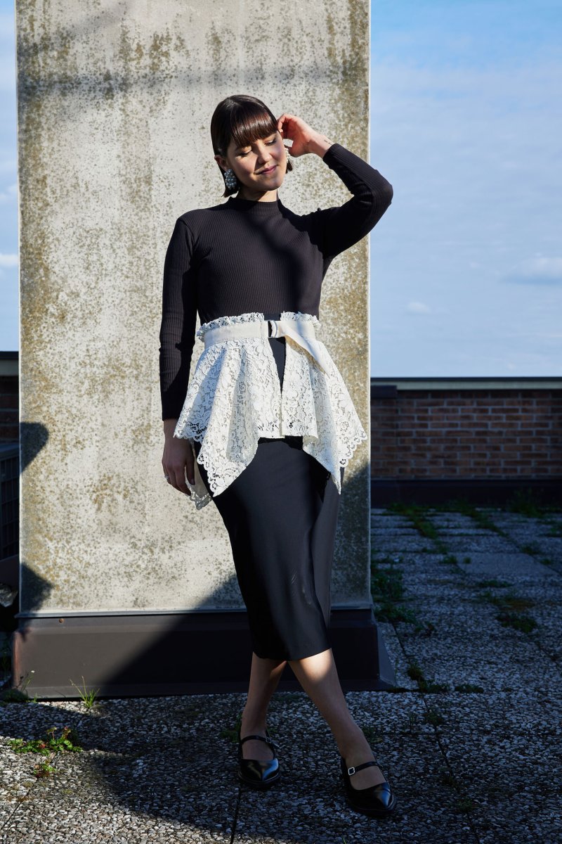 The White Lace Skirt-Belt - immagine 2