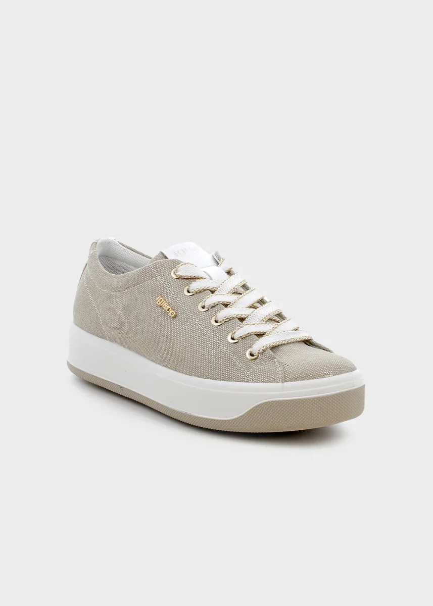 Scarpe con lacci e logo metallico - immagine 3