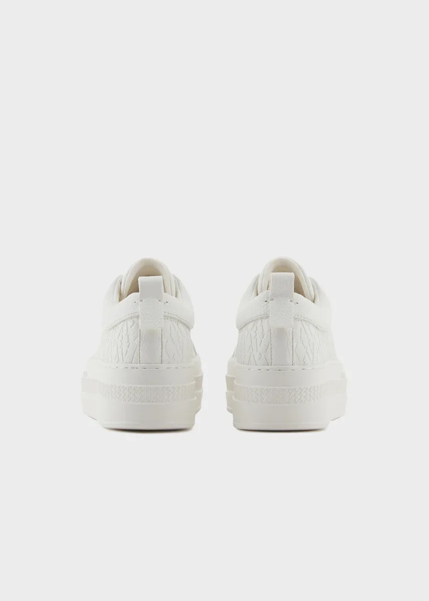 Sneakers con logo in rilievo all over - immagine 4