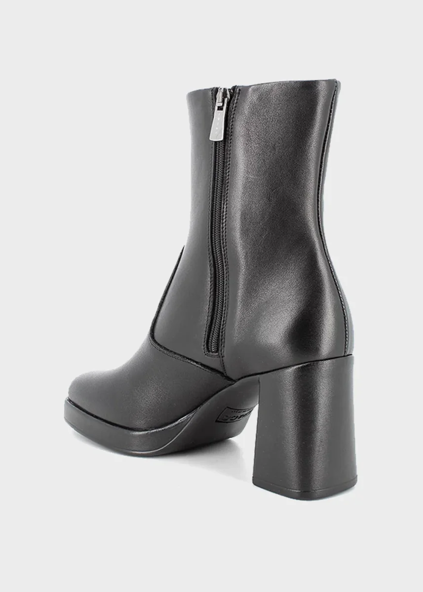 Stivaletti con tacco - immagine 4