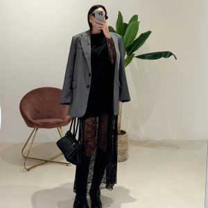 Abito pizzo e t-shirt