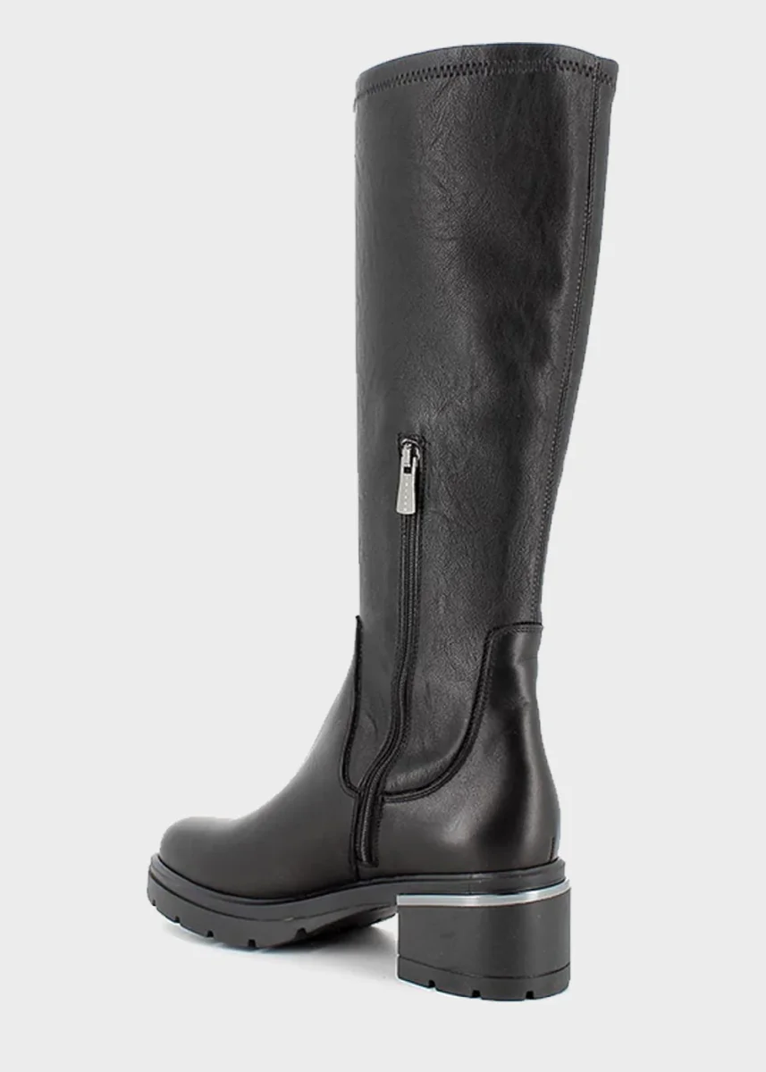 Stivali con tacco - immagine 4