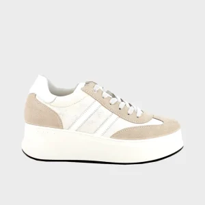 Scarpe con zeppa e lacci