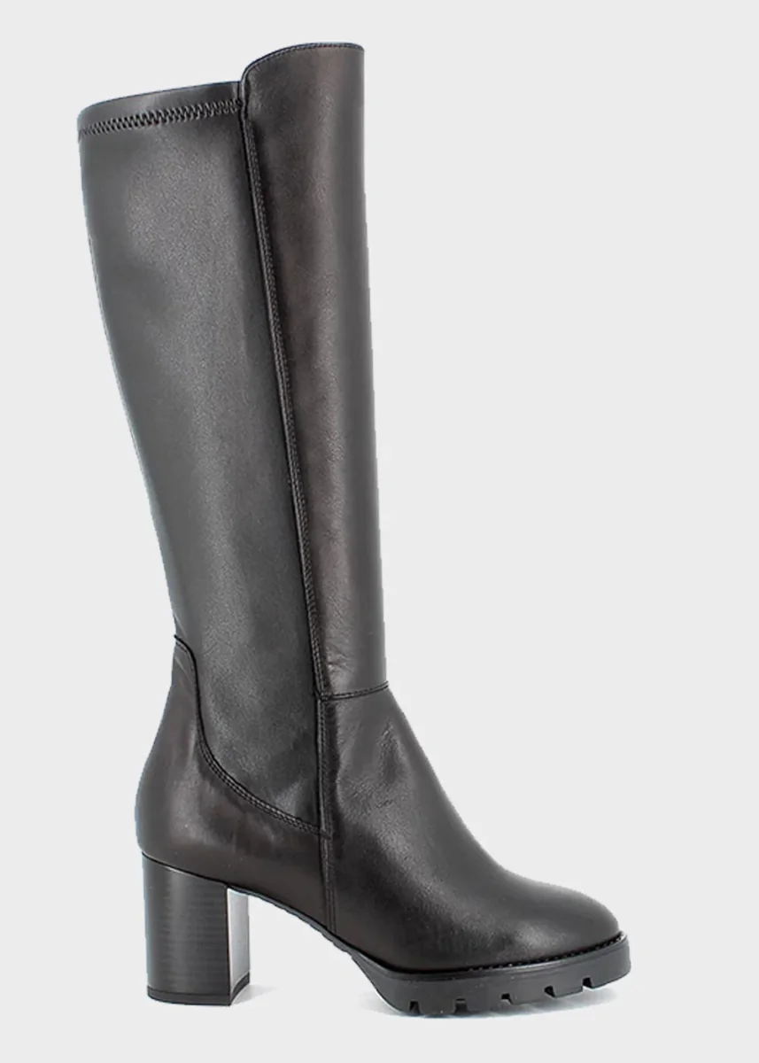 Stivali con tacco - immagine 2