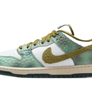 SB Dunk Low Alexis Sablone Chameleon