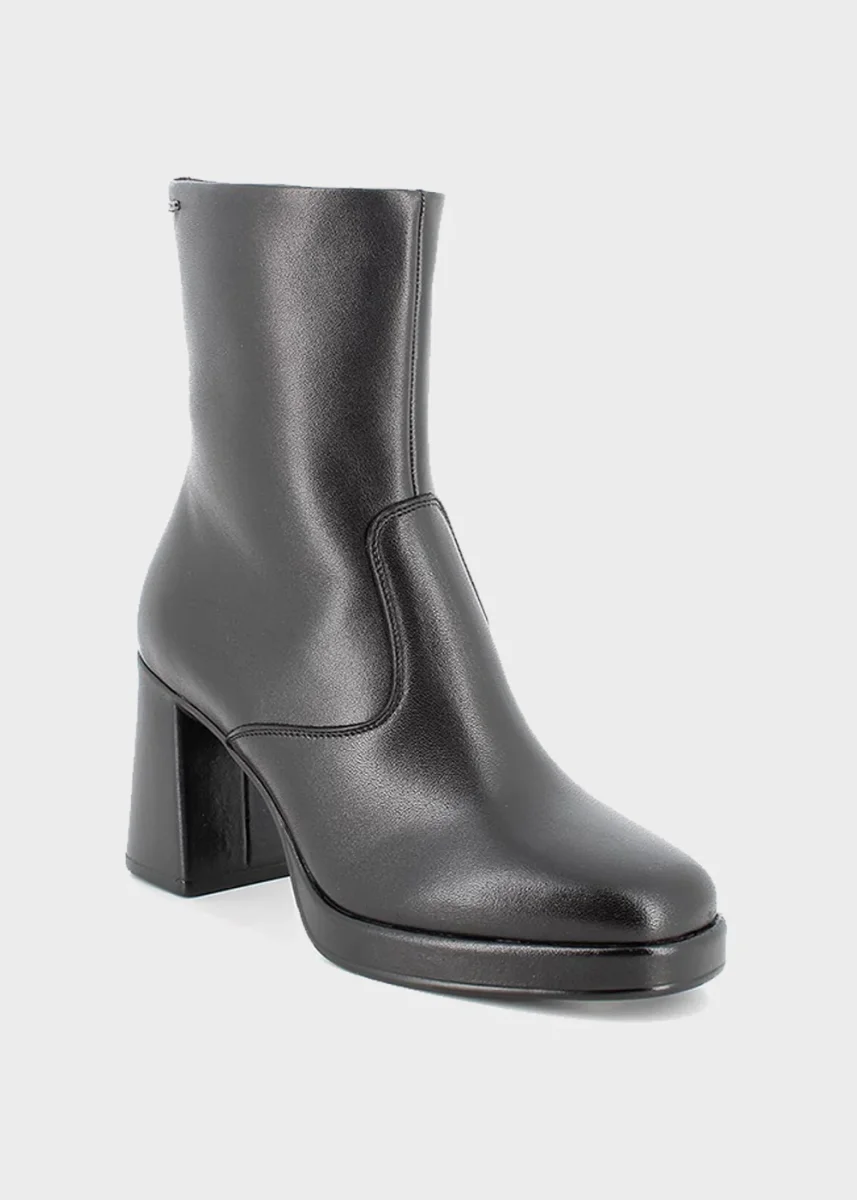 Stivaletti con tacco - immagine 3