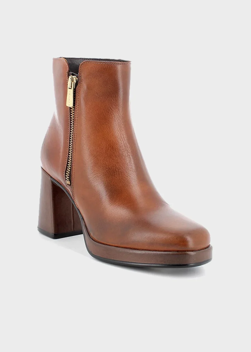 Stivaletti con tacco - immagine 3